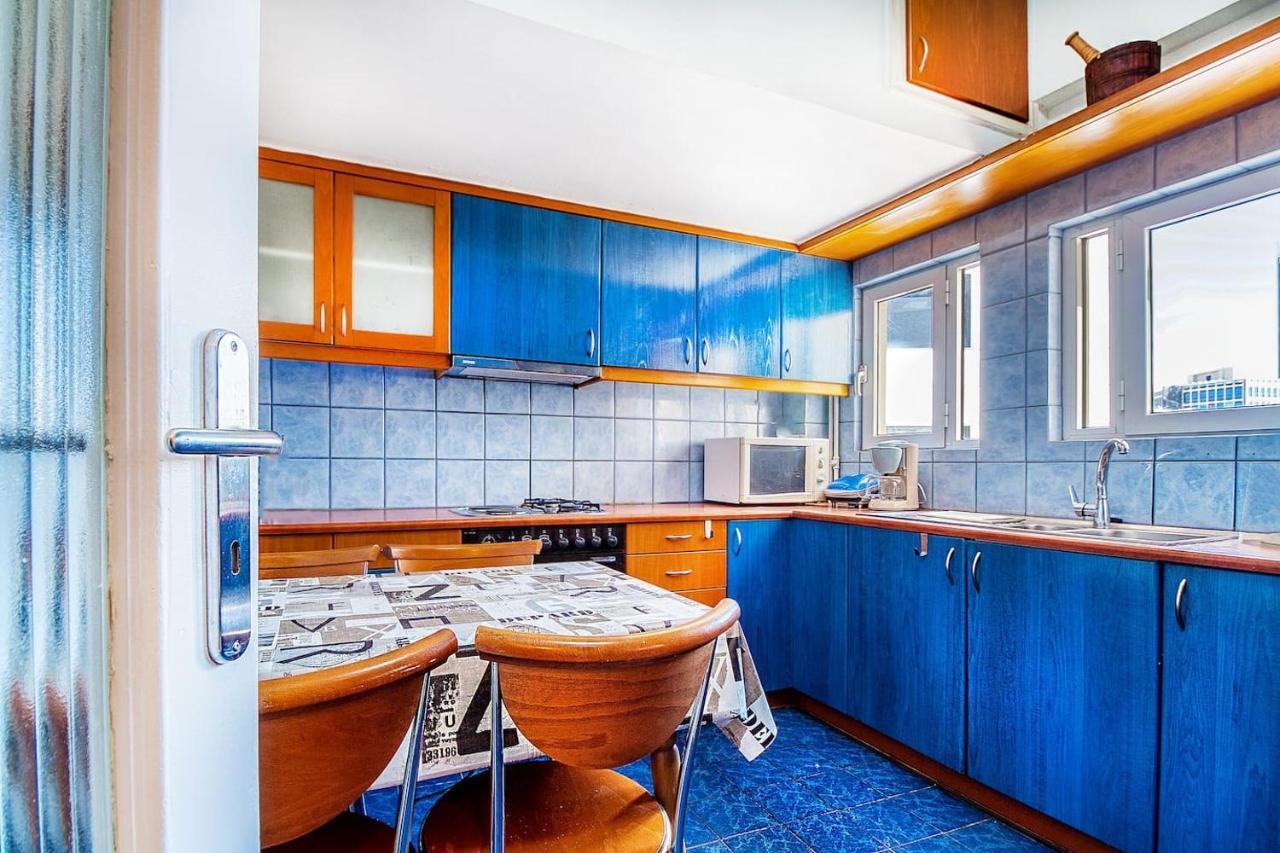 Spacious flat near Ampelokipoi metro station Atenas Exterior foto