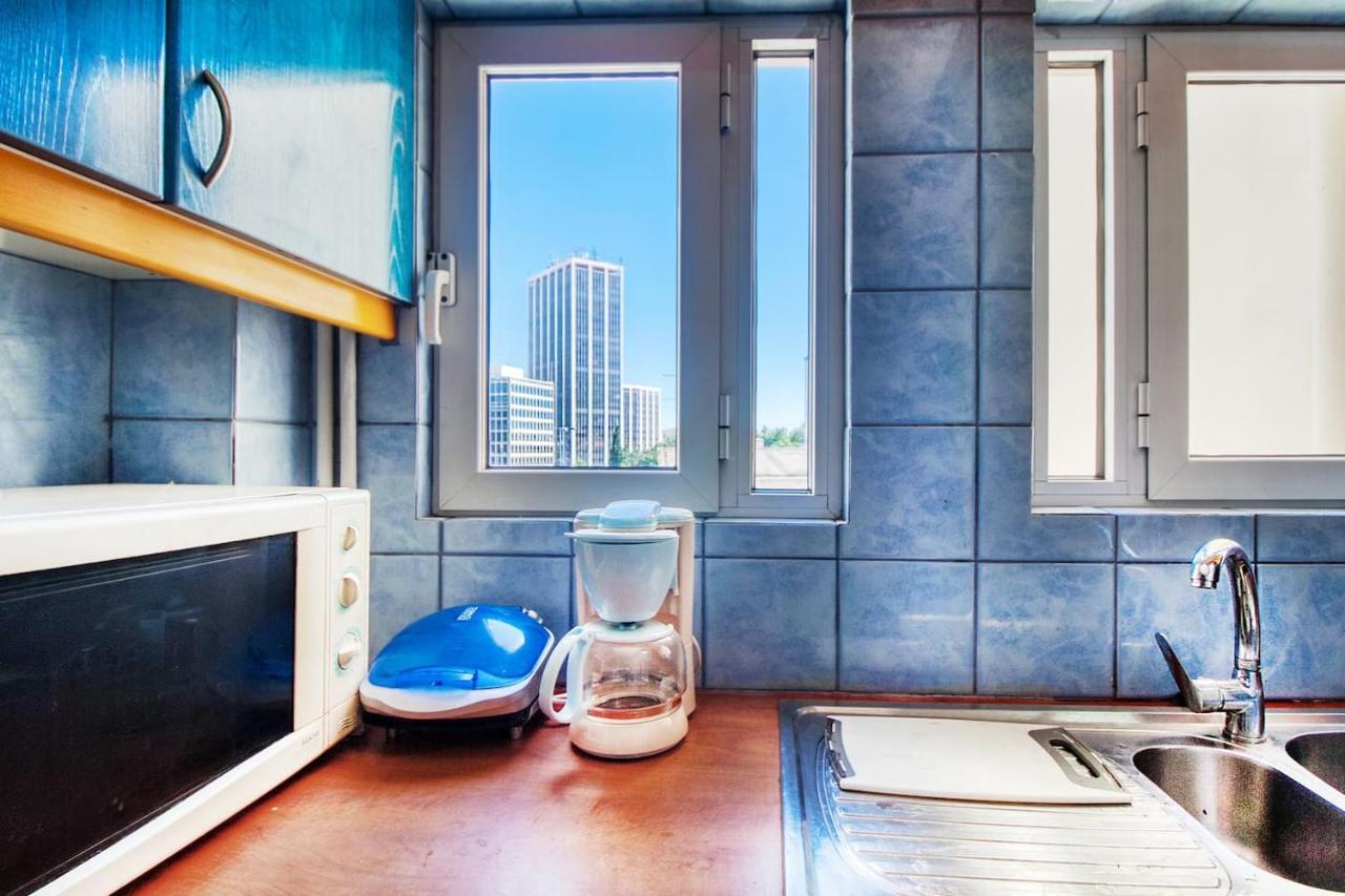 Spacious flat near Ampelokipoi metro station Atenas Exterior foto