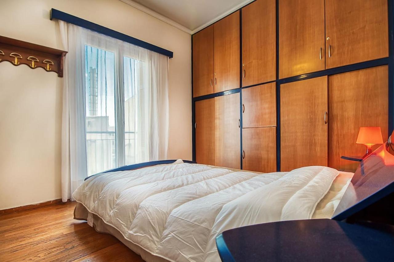 Spacious flat near Ampelokipoi metro station Atenas Exterior foto